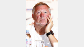 퍼거슨 “박지성은 최고… 그에게 기회를 주지 못했다”