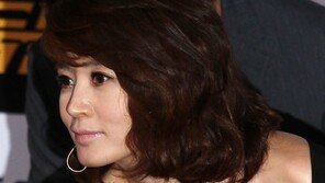 [SD포토] 김혜수, 화끈한 가슴 노출 ‘터질듯한 육감미’