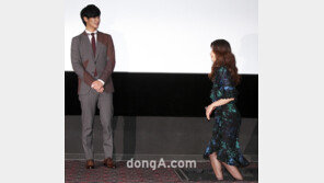 [SD포토] 김수현, 연인 ‘예니콜’ 기다리는 순정남