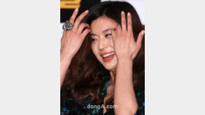 [SD포토] 전지현, 미모 가리는 헤어 ‘거치적거리네’