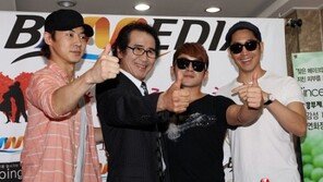 [포토] 찰리박, 아들 옆에 있으니 든든 ‘함박 미소’