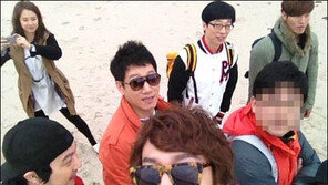 이광수, 런닝맨 2주년 단체사진 공개 “개리는 어디에?”