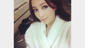 아유미, 열애 선언 후 의미심장 발언 “너무 지쳐서 잠 안온다”