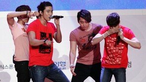 [포토] 2PM, 런던 올림픽 대표팀 女心 홀릭