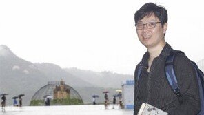 오빠가 돌아왔다! ‘문학한류 원조’ 소설가 김영하, 1년 9개월간의 미국생활 끝내고 귀국