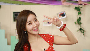 원자현, 고양이 자세 취하니 ‘착한 몸매’ 올킬