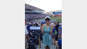 ‘시구종결자’ 이수정, 퓨처스올스타 하재훈과 추억만들기