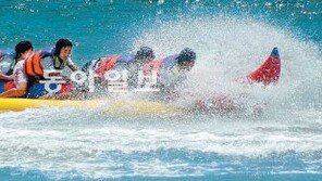 [부산/경남]“더위야 가라” 해운대해수욕장 바나나보트