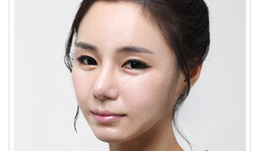 [우먼 동아일보 메이크업 솔루션] 커리어우먼의 변신! 퇴근 후 과감한 ‘더블 아이라인 스모키’ 연출법! 