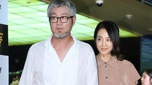 [SD포토] 송병준-이승민 부부, 다정하게 입장