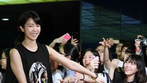 [SD포토] 김옥빈 등장에 女心이 더 난리 ‘반전 인기’