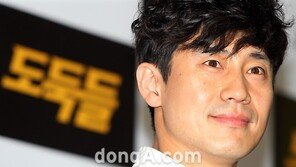 [SD포토] 신하균, 카리스마 느껴지는 ‘강렬 눈빛’