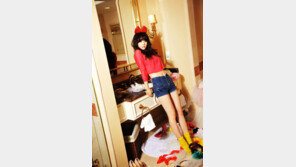 홍수아, 말괄량이 컨셉 화보 ‘역시 개미허리 원조’