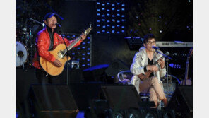 강은철·추가열, 사이먼 앤 가펑클로 변신