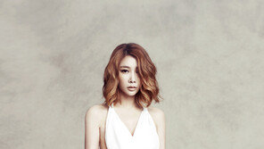 ‘브아걸 리더’ 제아, 가슴 겨우 가린 드레스…‘미친 존재감’