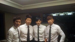 우정의 품격, 수트 맞춰 입고… “어떤 내용 펼쳐지길래?”