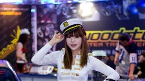 ‘교복중독녀’ 임은빈, 소녀시대 제복 입고 ‘꿀벅지’ 과시 