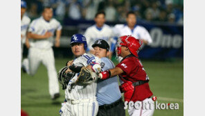 [포토] 진갑용, 박지훈 사구에 ‘뿔났다!’