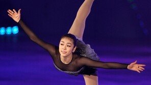 김연아, 미남 스케이터와 함께 女心까지 훔친다