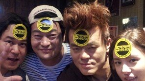 박진영, 뒤풀이 사진 공개 ‘살짝 풀린 눈+이마에 스티커 붙이고…’ 