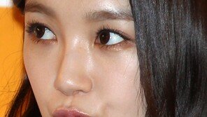 [SD포토] 강민경, ‘여신의 똘망똘망한 눈망울~’
