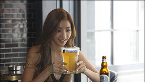 한채영 “맥주 한 잔 하실래요?” 환한 미소 