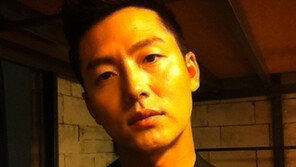 ‘비덩’ 이정진, 무표정도 비주얼 폭발!