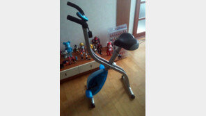 아내가 주문한 새 옷걸이, “우리 집에도 100만 원짜리 옷걸이 있어”