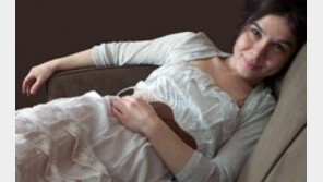 “1시간에 7만원”…20대女 ‘유료 포옹 사업’  화제