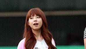 [포토] 주니엘 ‘비 올까봐 불안해요’