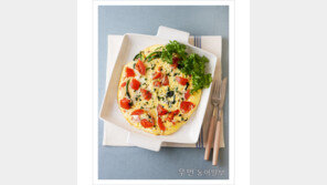 [우먼 동아일보 다이어트 요리] 푸드 디렉터 김은아와 함께~ 르크루제 TNS팬 요리 ‘시금치프리타타’