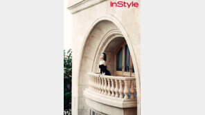 김윤진, 그리스 여신 자태 풍겨…어쩔 수 없는 ‘월드스타’ 포스