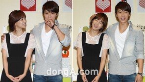 [SD포토] 동해, 윤승아게게 용기내 ‘쓰담쓰담’