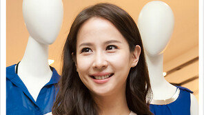 [우먼 동아일보 스타 뷰티] 깊고 그윽한 눈매~조여정의 ‘소프트 브라운 메이크업’ 노하우