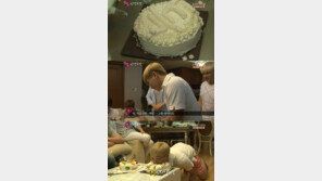 이특, 생일 케이크 준비한 멤버들에게 ‘감동의 큰절’