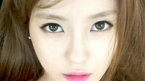 효민, 아찔한 눈빛 유혹 “전직 구미호, 남자 1000명 홀려봤다”