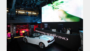 319km/h로 컨버터블의 한계에 도전하는 람보르기니