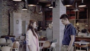 보아, ‘이상형男’ 유아인과 만났다 ‘연인포스 물씬’