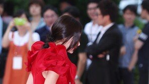 [SD포토] 민효린, 계단 오르자 ‘섹시 각선미’ 돋보여