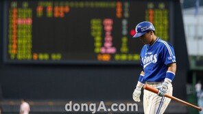 [포토] 이승엽, 침묵의 500호 ‘언제 나오려나’