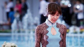 [SD포토] 하지원, 구멍 뻥 뚫린 착시드레스 ‘과감하네’ 