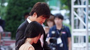 [SD포토] 배슬기,계단 오르기엔 너무 짧은 치마 ‘아슬’