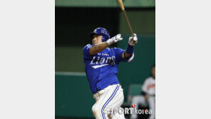 [포토] 이지영, 강렬한 역전타…한화 이걸 또 지네