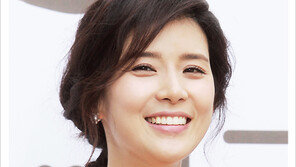  [우먼 동아일보 스타 뷰티] 화사하게 변신하고 싶다면! 이보영의 ‘펄 브라이트닝 메이크업’ 노하우