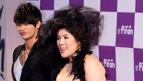 [SD포토] ‘꽈당’ 이진주, ‘아찔한 볼륨 몸매 과시~’