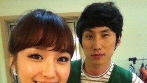 윤태진 아나운서, 살색 민소매 차림 ‘은근 볼륨감’