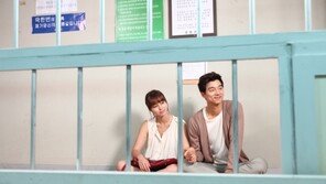 ‘빅’ 이민정-공유, 손 꼭잡고 화기애애 ‘연인 느낌 물씬’