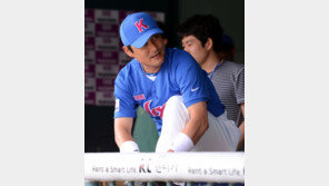 [포토] ‘한일 레전드 매치’ 바람의 아들 이종범 ‘오랜만에 야구화 신는데?’