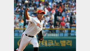 ‘최연소’ 정민철 코치 ‘어린 값 하네’… ‘130km 씽씽’