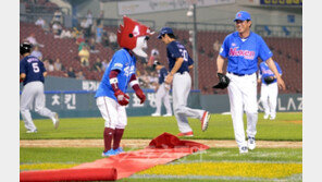 [포토] ‘한일 레전드 매치’ 김시진, 무실점으로 레드카펫 향연